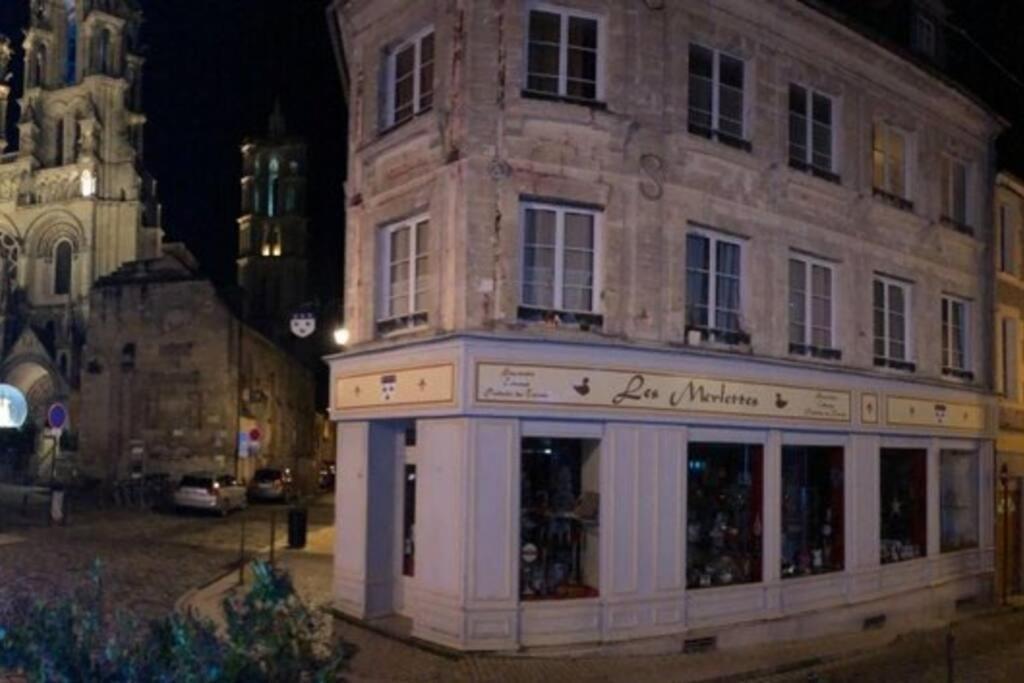Suite De Charme Au Pied De La Cathedrale ล็อง ภายนอก รูปภาพ