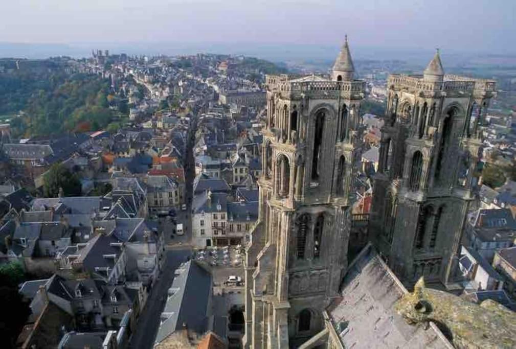 Suite De Charme Au Pied De La Cathedrale ล็อง ภายนอก รูปภาพ