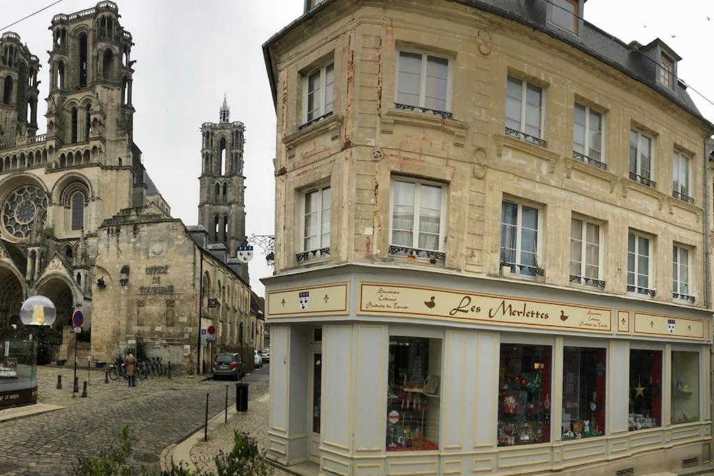 Suite De Charme Au Pied De La Cathedrale ล็อง ภายนอก รูปภาพ