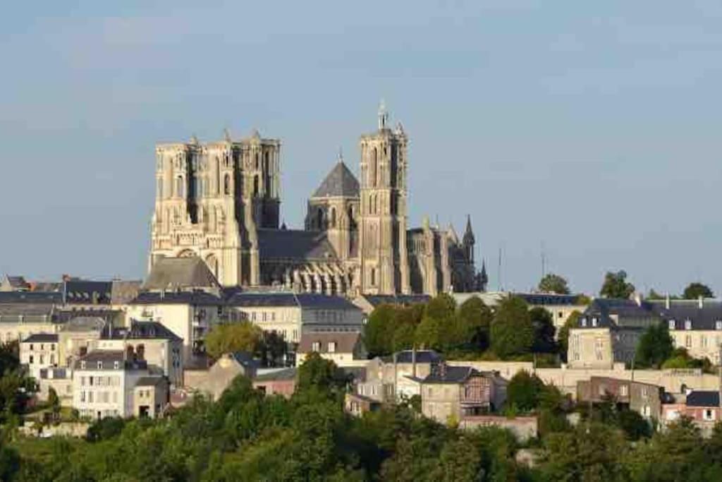 Suite De Charme Au Pied De La Cathedrale ล็อง ภายนอก รูปภาพ