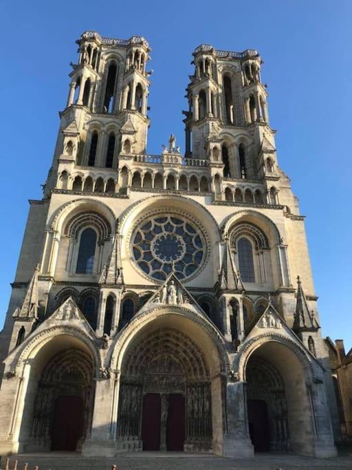 Suite De Charme Au Pied De La Cathedrale ล็อง ภายนอก รูปภาพ