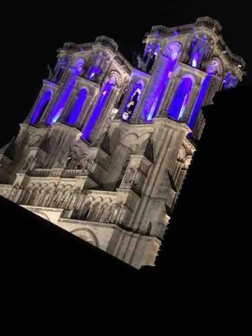 Suite De Charme Au Pied De La Cathedrale ล็อง ภายนอก รูปภาพ